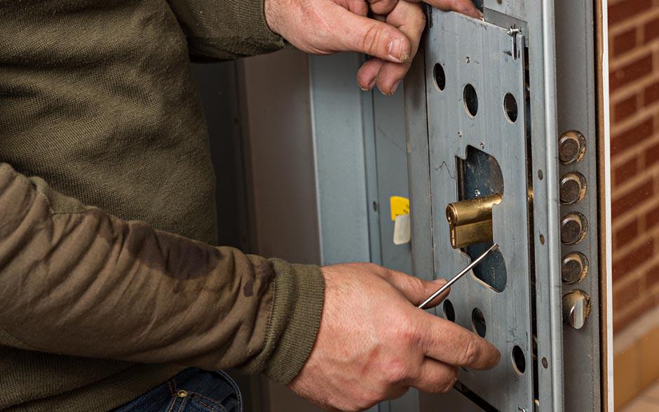 changer une serrure porte d'entrée Chennevières-sur-Marne