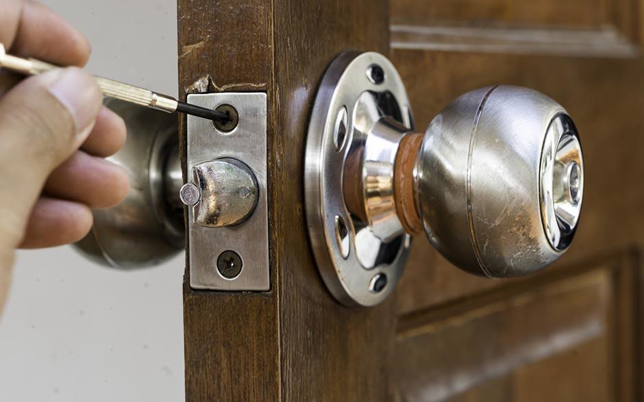 comment changer une serrure de porte Vauréal